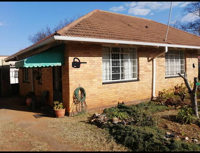 2 BEDROOM FREEHOLD SOLD IN STILFONTEIN EXT 1
